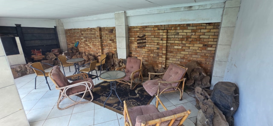 6 Bedroom Property for Sale in Wilkeville North West